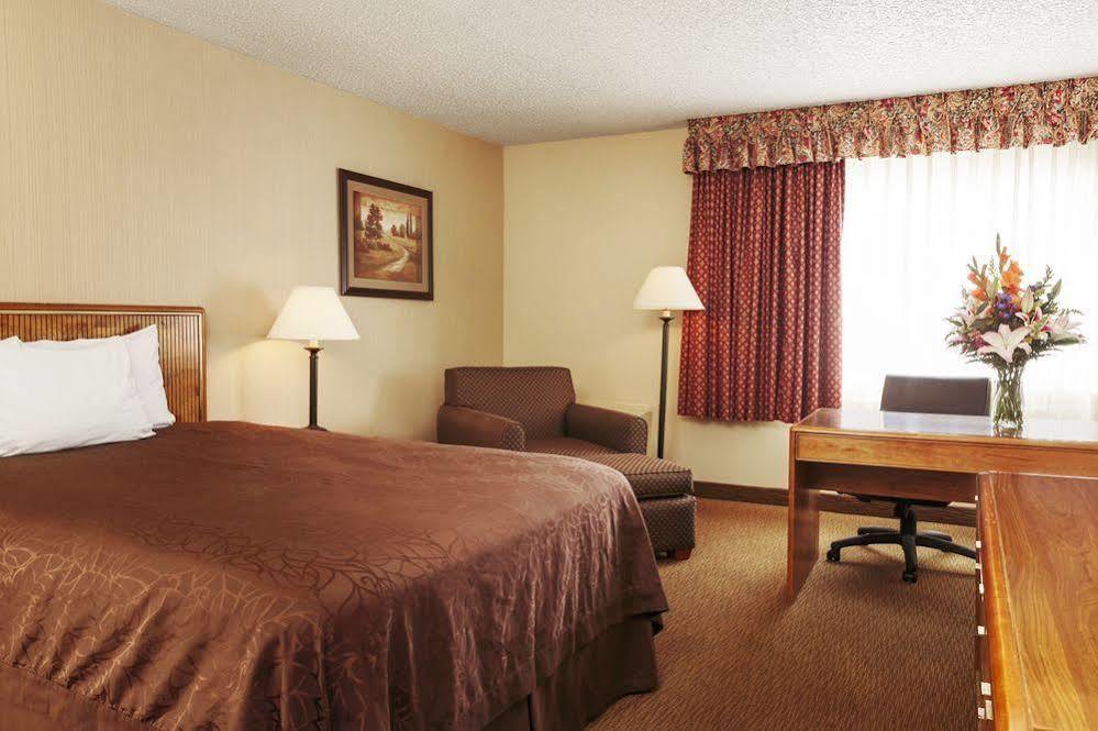 High Desert Inn Elko Exteriör bild